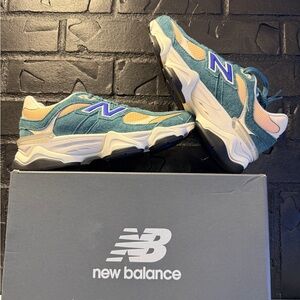 New Balance Kids' Teal and Beige Sneakers